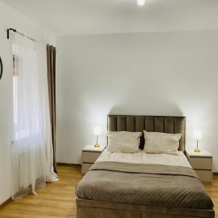 Przytulny Z Tarasem 公寓 *