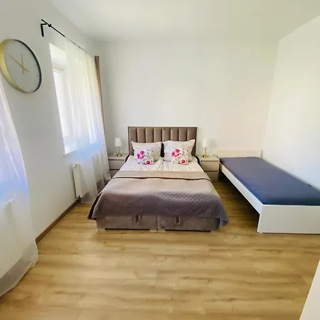 Przytulny Z Tarasem 公寓 *